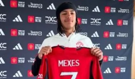 Silva Mexes gia nhập đội trẻ của Man United.