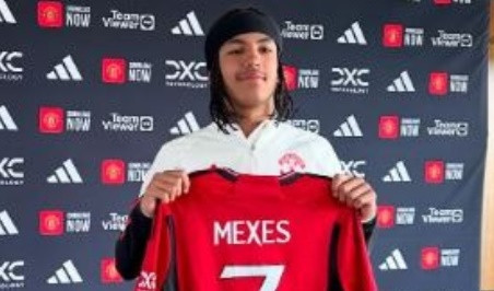 Silva Mexes gia nhập đội trẻ của Man United.