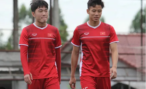 Xuân Trường, Quế Ngọc Hải lọt Top những cầu thủ nội nhận lót tay cao nhất V-League.