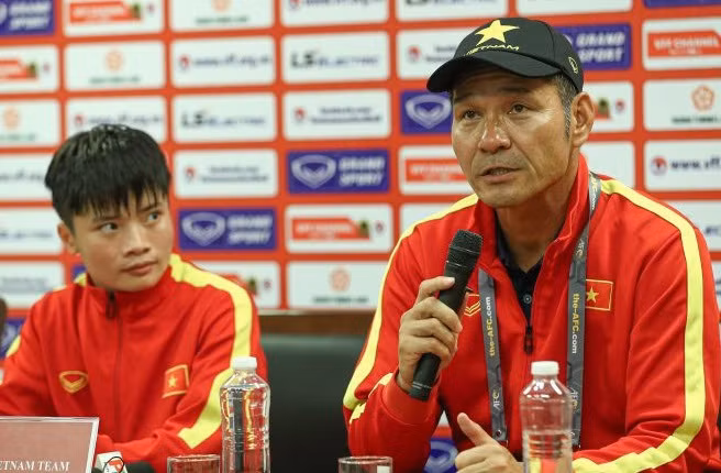 HLV nữ U20 Việt Nam hài lòng với trận thắng Singapore ở lượt trận hai.