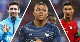 Mbappe thừa nhận bản thân vẫn chưa thể đạt được đẳng cấp của Messi và Ronaldo.