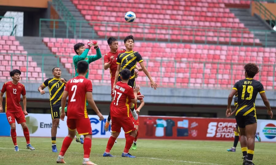 U19 Việt Nam gây thất vọng khi để Malaysia loại ở bán kết.