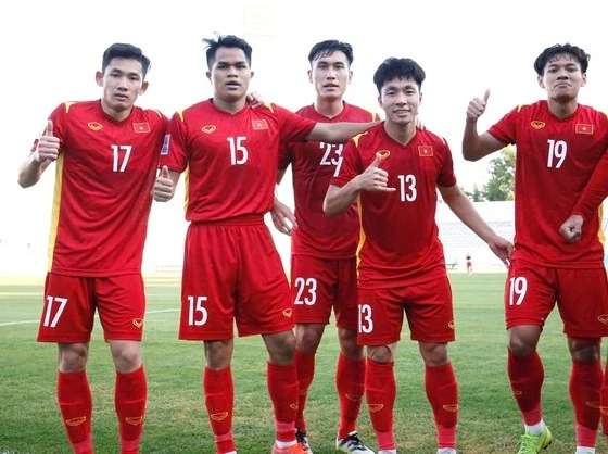 U23 Việt Nam thi đấu vòng loại U23 châu Á trên sân Việt Trì, Phú Thọ.