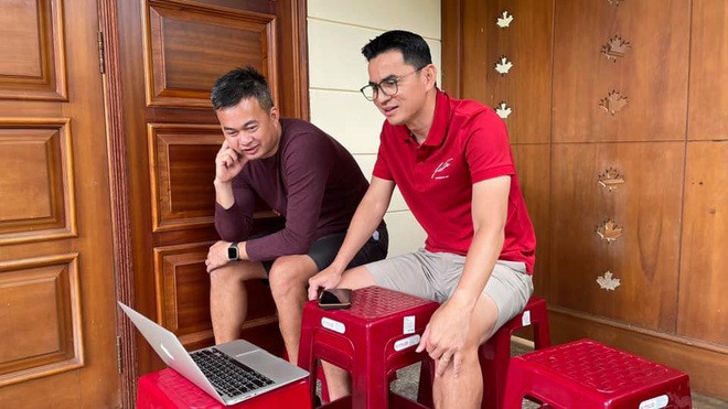 CLB HAGL tổ chức họp trực tuyến với các cầu thủ.
