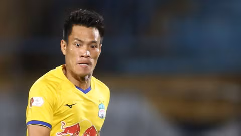 Lê Văn Sơn làm khán giả ở vòng 2 V.League vì án treo giò.