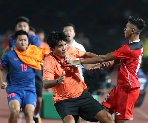 U22 Thái Lan nguy cơ nhận án phạt sau vụ ẩu đả với U22 Indonesia ở chung kết SEA Games.