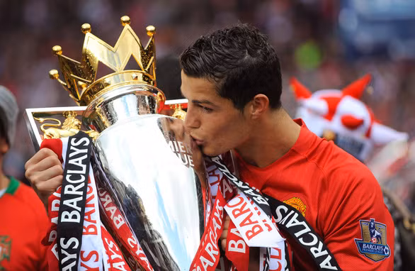 Ronaldo tái hợp Man United sau nhiều năm xa cách.