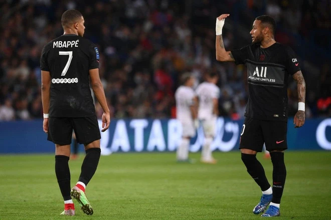 Mbappe mắng Neymar là “kẻ ăn mày” trong trận PSG thắng Montpellier 2-0