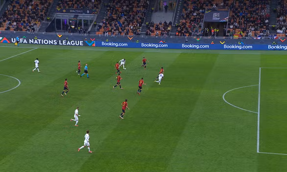 Bàn thắng của Kylian Mbappe ghi vào lưới tuyển Pháp được cho là ở tư thế việt vị.