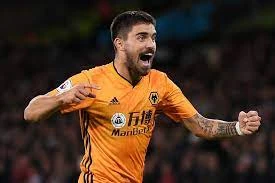 Ruben Neves của Wolves lọt vào tầm ngắm của MU.