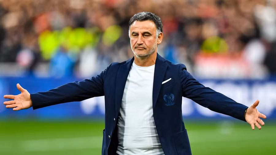 HLV Christophe Galtier chia tay PSG sau một năm dẫn dắt.