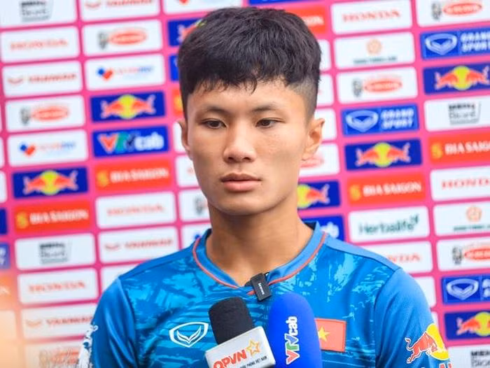 Quốc Cường được Công Phượng mách nước trước ngày lên U23 Việt Nam.