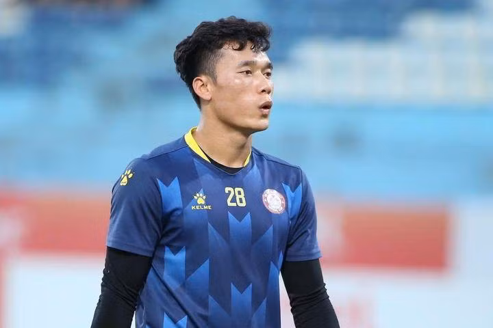 Bùi Tiến Dũng chia tay CLB TP HCM sau 3 năm gắn bó.