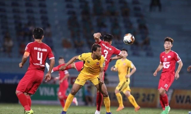 CLB Thể Công Viettel làm khách trên của Hải Phòng ở vòng 12 V-League.