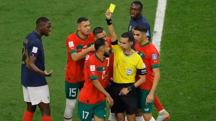 LĐBĐ Ma Rốc gửi đơn khiếu nại lên FIFA về kết quả trận gặp Pháp ở bán kết.