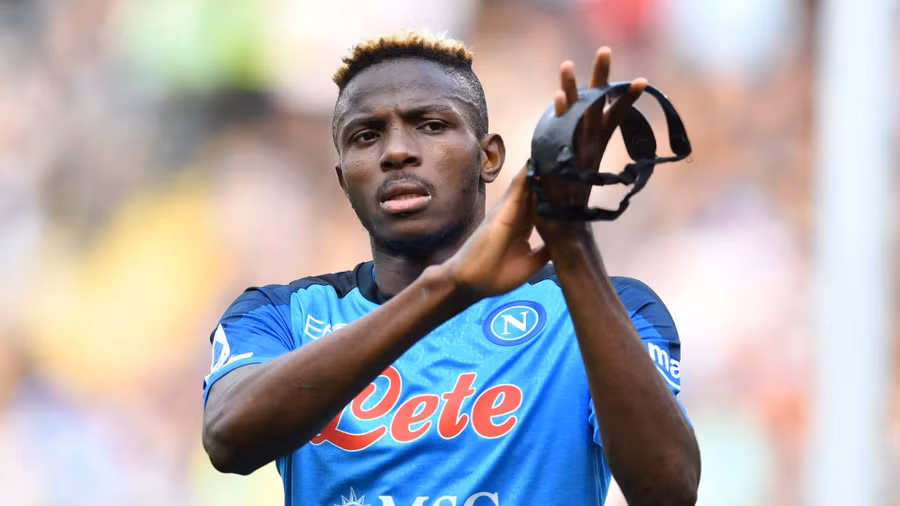 Victor Osimhen lọt tầm ngắm của Arsenal và Chelsea.