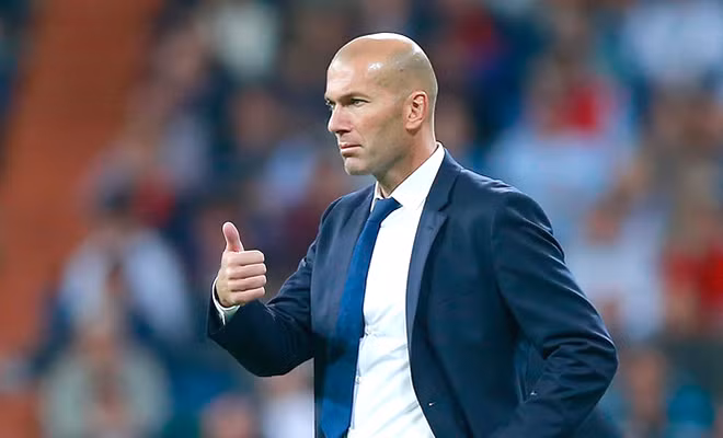 HLV Zidane được đồn đoán có thể dẫn dắt MU thay thế cho Ten Hag.