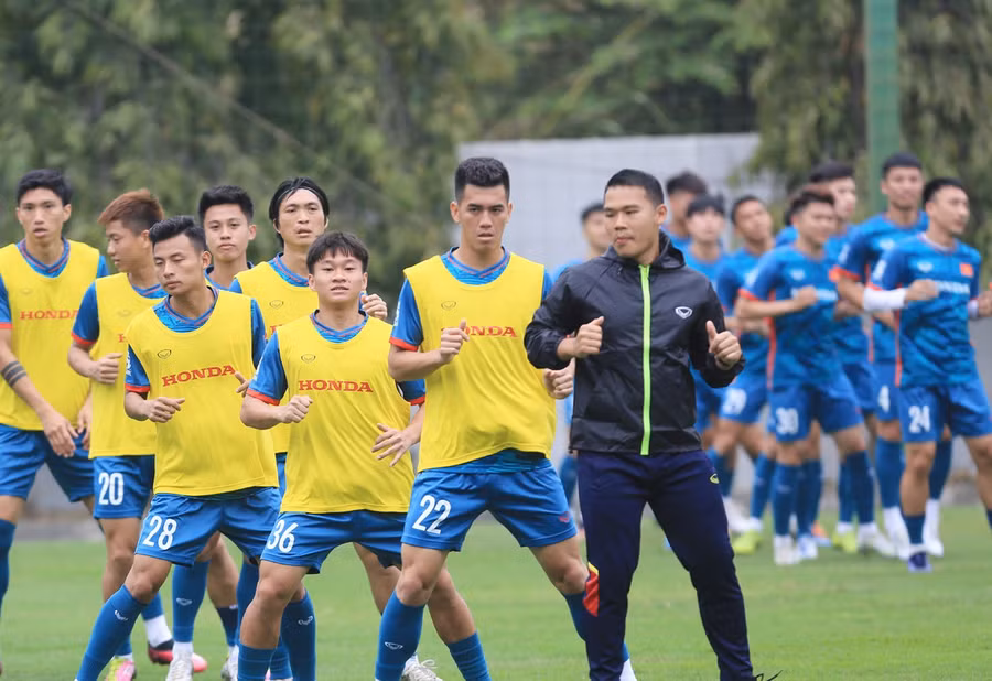 HLV Troussier quản lý hai đội tuyển dịp FIFA Days tháng 6 tới đây.