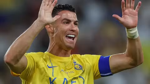 C.Ronaldo cân nhắc gia hạn hợp đồng với Al Nassr.