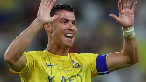 C.Ronaldo cân nhắc gia hạn hợp đồng với Al Nassr.