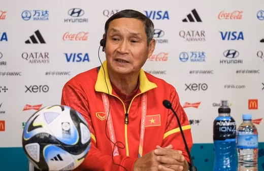 HLV Đức Chung thừa nhận sức mạnh của tuyển Hà Lan.