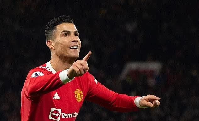 Ronaldo vẫn chưa chốt tương lai dù kiên quyết rời MU.