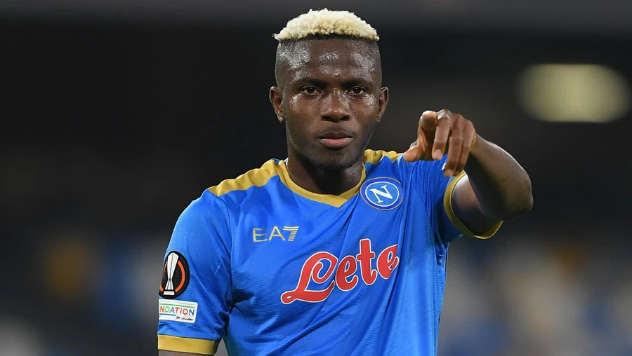 Tiền đạo Victor Osimhen của Napoli lọt mắt xanh của MU.