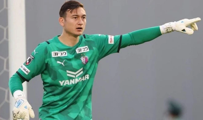 Đặng Văn Lâm lần đầu được bắt chính ở Cerezo Osaka 