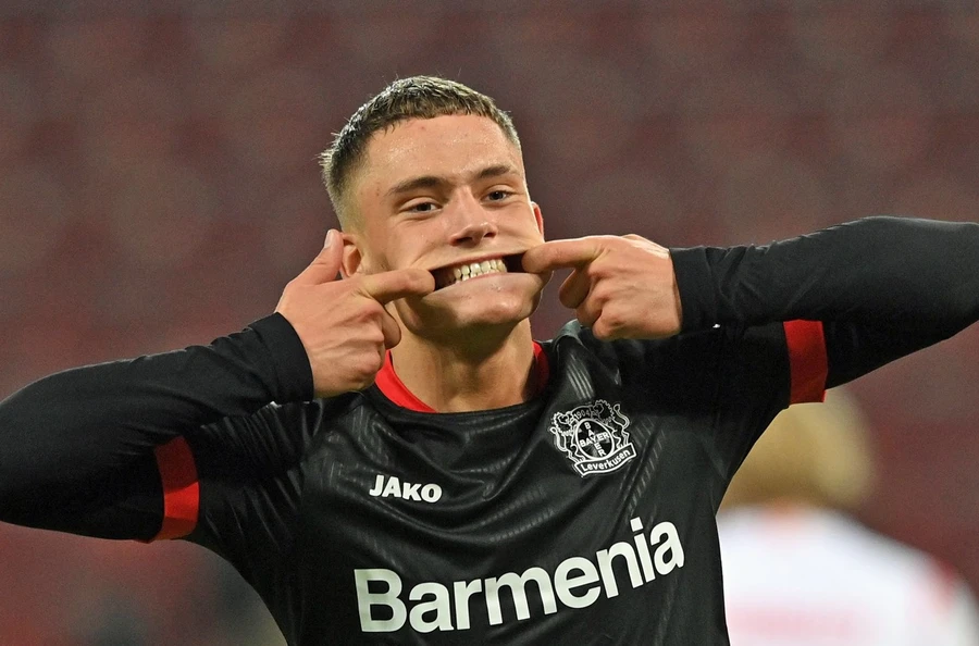 Florian Wirtz của Bayer Leverkusen lọt tầm ngắm của Barca.