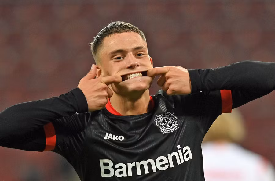 Florian Wirtz của Bayer Leverkusen lọt tầm ngắm của Barca.