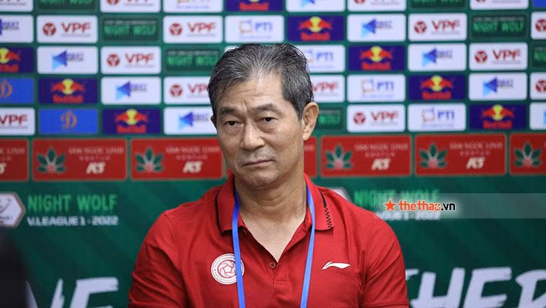 HLV Bae Ji-won thất vọng khi Viettel FC dừng bước ở AFC Cup 2022.