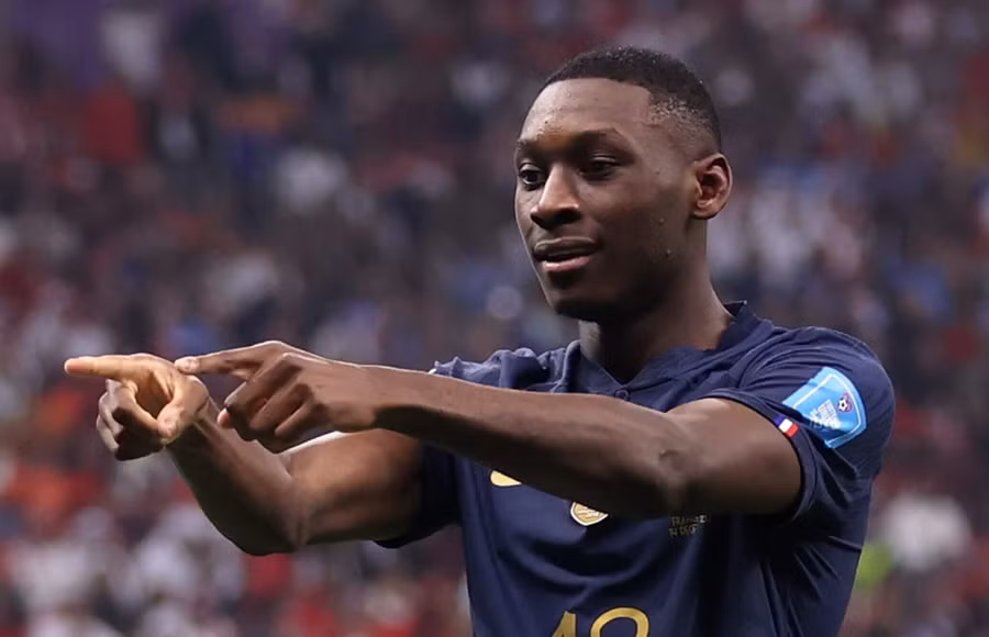  Randal Kolo Muani lọt tầm ngắm của PSG.