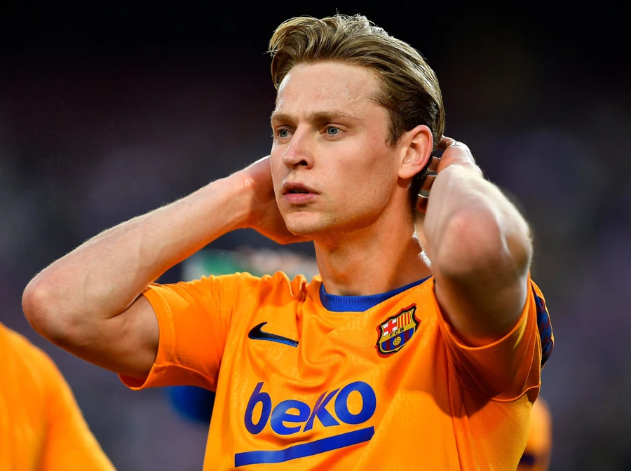 Man Utd khó chiêu mộ Frenkie De Jong vì mức lương quá cao của cầu thủ này.