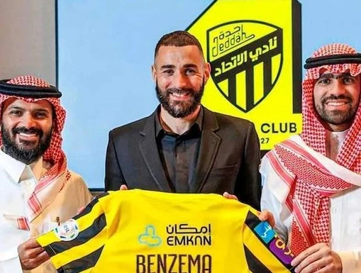 Benzema gia nhập Al-Ittihad với bản hợp đồng 2 năm với mức lương 200 triệu euro/mùa.