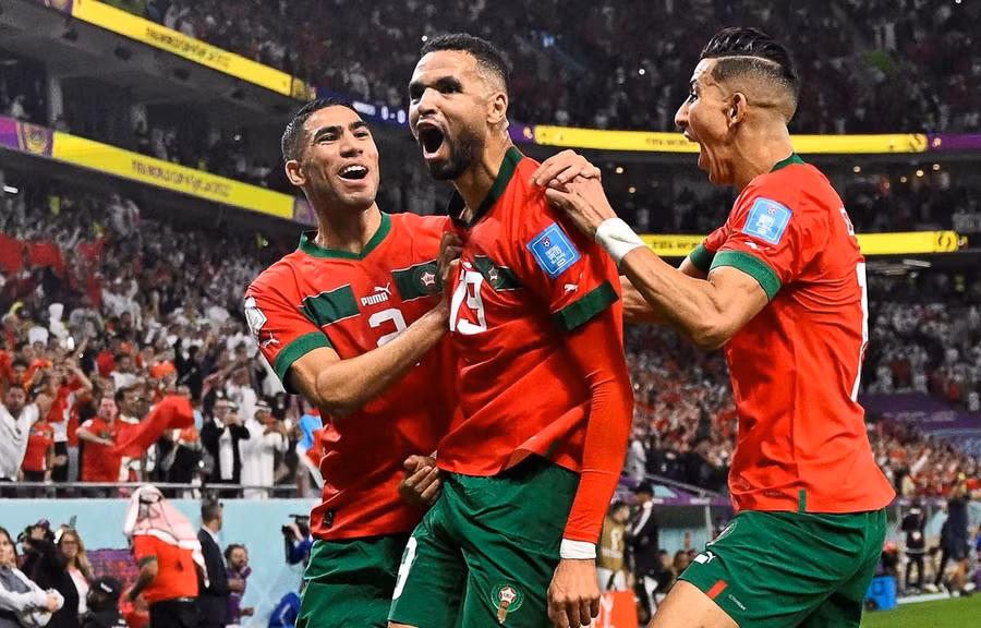 Ma Rốc lập hàng loạt kỷ lục sau trận thắng Bồ Đào Nha ở tứ kết.