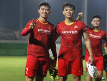 Duy Mạnh, Quế Ngọc Hải hiện vẫn đang làm bạn với chấn thương.