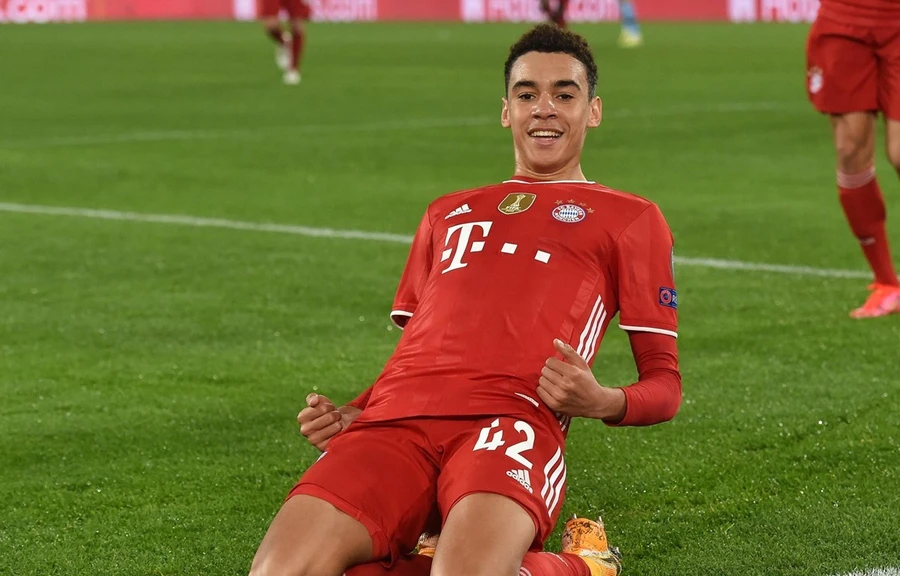 Jamal Musiala của Bayern Munich lọt tầm ngắm của Man United.