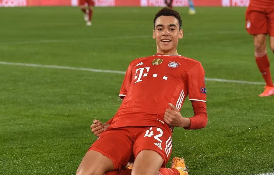 Jamal Musiala của Bayern Munich lọt tầm ngắm của Man United.
