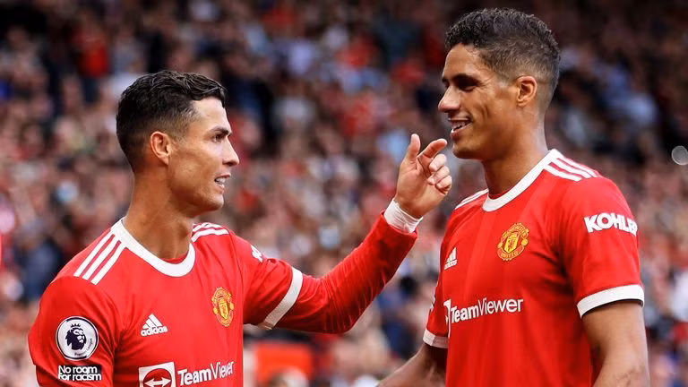 Varane nguy cơ vắng mặt ở MU cuối tuần này vì chấn thương