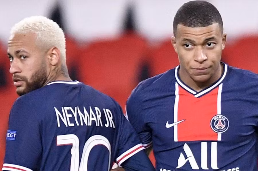 Neymar và Mbappe liên tục xích mích khiến PSG khó xử.