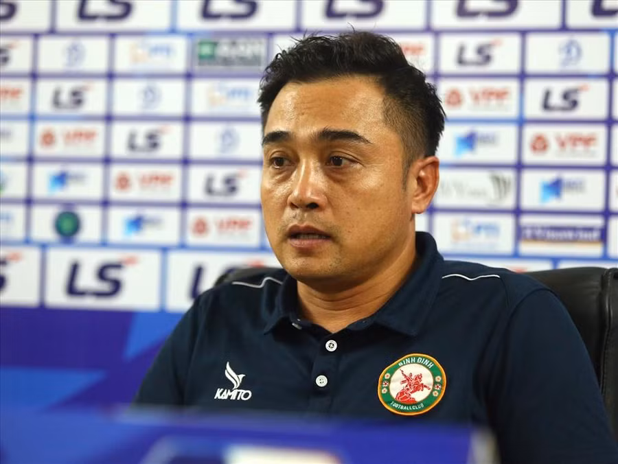 HLV Đức Thắng hài lòng với chiến thắng đậm đà trước Bình Dương.