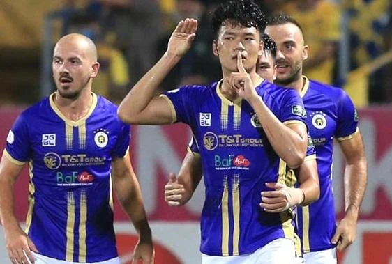 Hà Nội FC giành một loạt giải thưởng tháng 8.