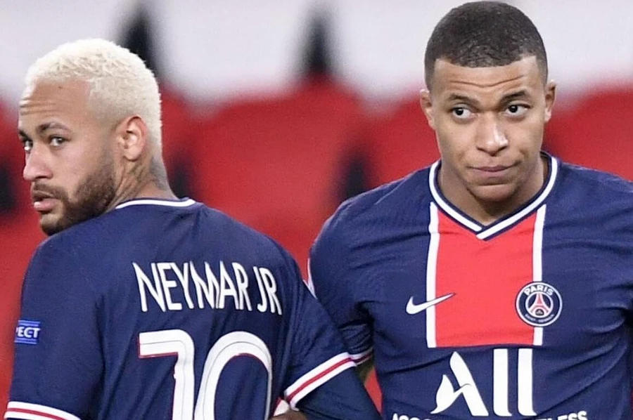 Neymar và Mbappe liên tục xích mích khiến PSG khó xử.