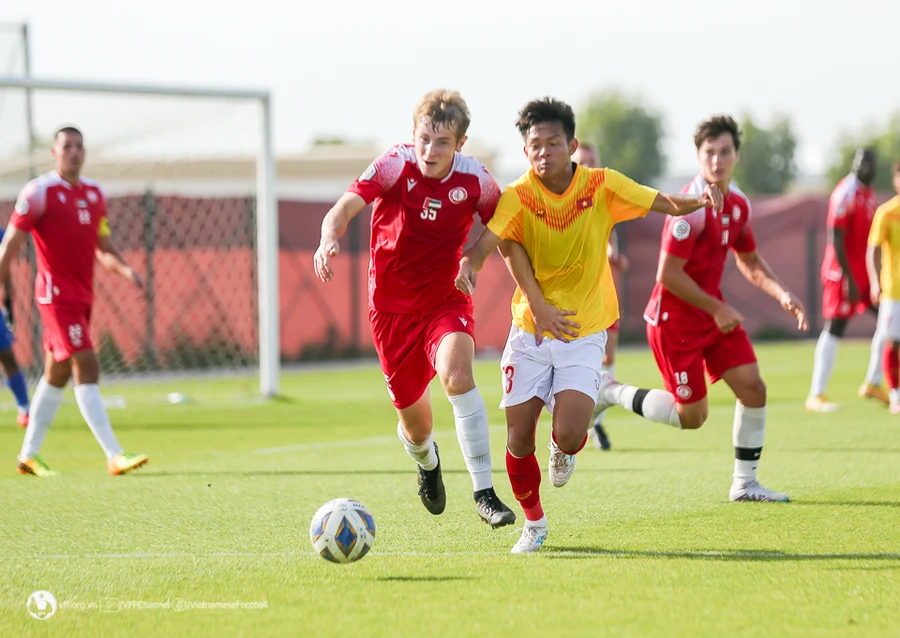 U20 Việt Nam thua tối thiểu Dubai City FC.