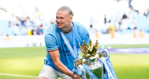 Erling Haaland cùng Man City giành cú ăn ba lịch sử.