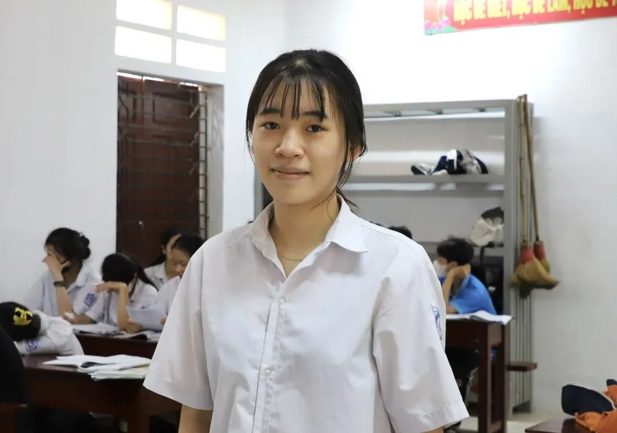Em Bùi Thị Trang - Trường THPT Hương Cần (huyện Thanh Sơn, Phú Thọ) được miễn thi môn Ngoại ngữ do có chứng chỉ tiếng Trung Quốc HSK cấp độ 3.