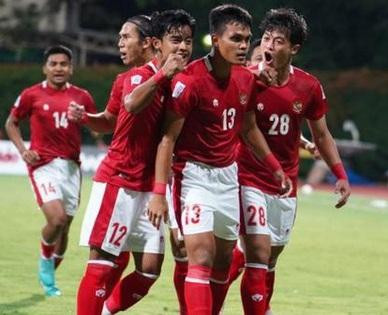 Tuyển Indonesia nhập tịch nhiều cầu thủ cho mục tiêu vô địch AFF Cup.