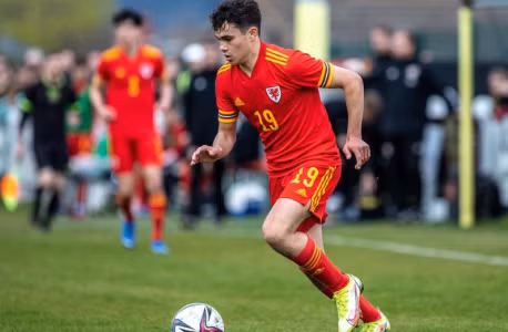 Tài năng trẻ Gabriele Biancheri gia nhập Man United.