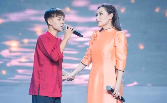 ca sĩ Hồ Văn Cường, ca sĩ Phi Nhung, sao Việt