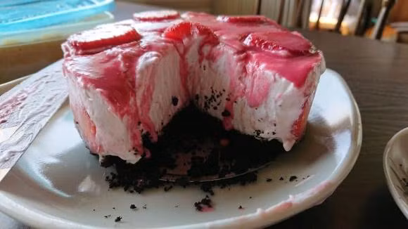 Cười sái quai hàm với những chiếc bánh sinh nhật của hội gái đoảng ảnh 5